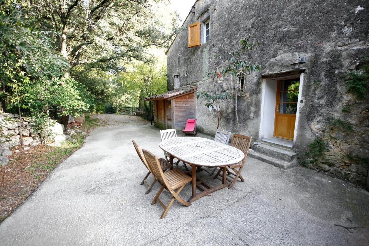 Mas De Coulet Bed & Breakfast Brissac Exterior photo